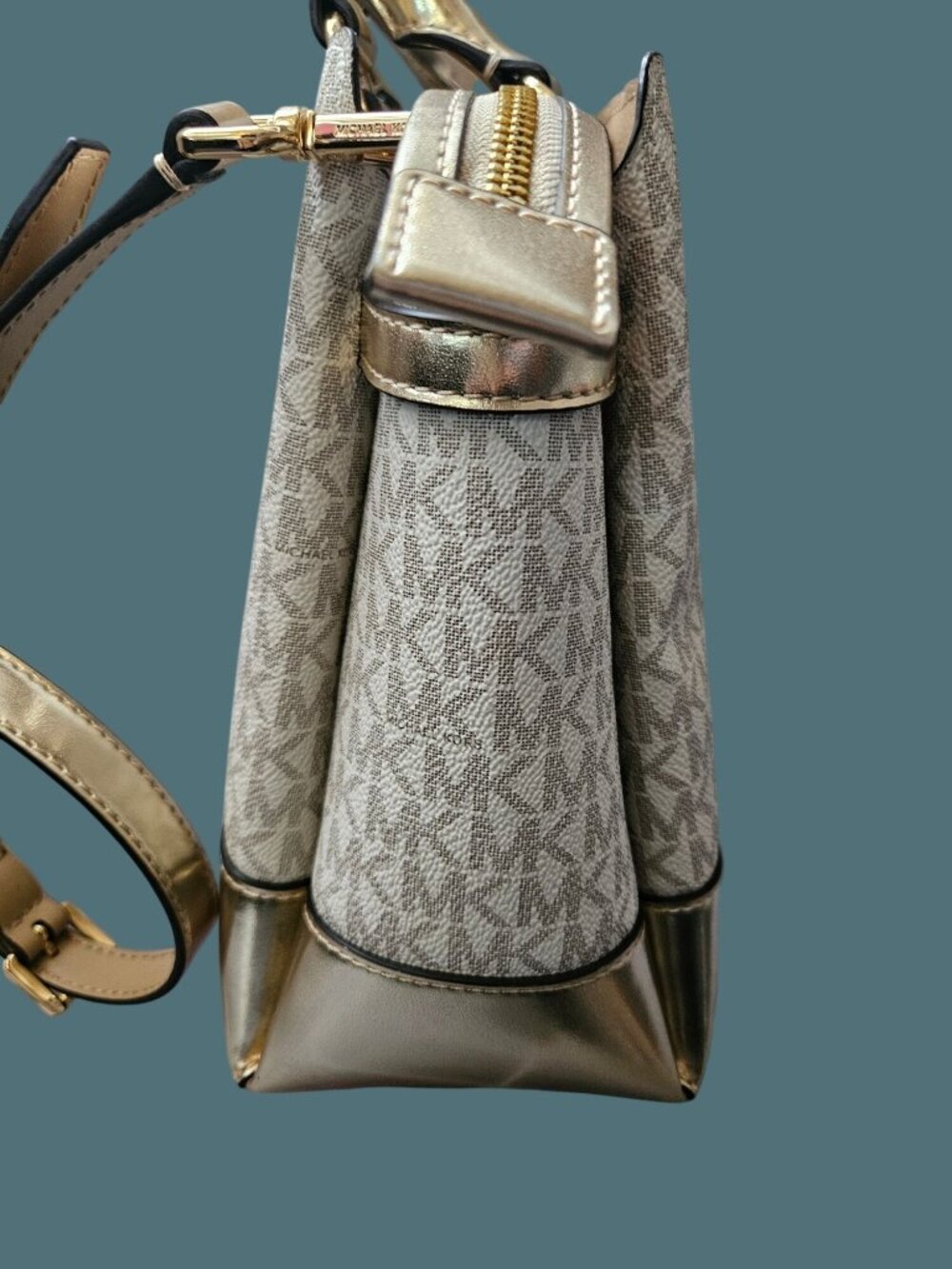 Michael Kors Reed Large Belted Vanilla Pale Gold Satchel Crossbody Bag - Picture 5 of 16